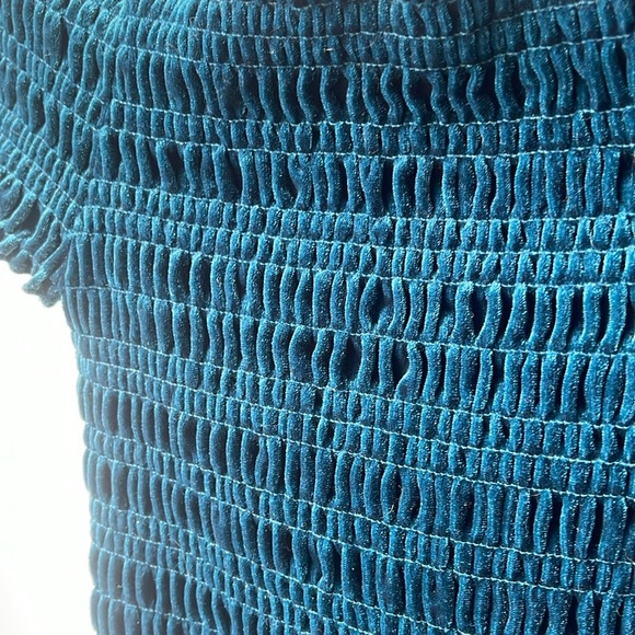 NWOT Aeropostale Teal Off-Shoulder Velvet Top Size Small - Picture 3 of 4